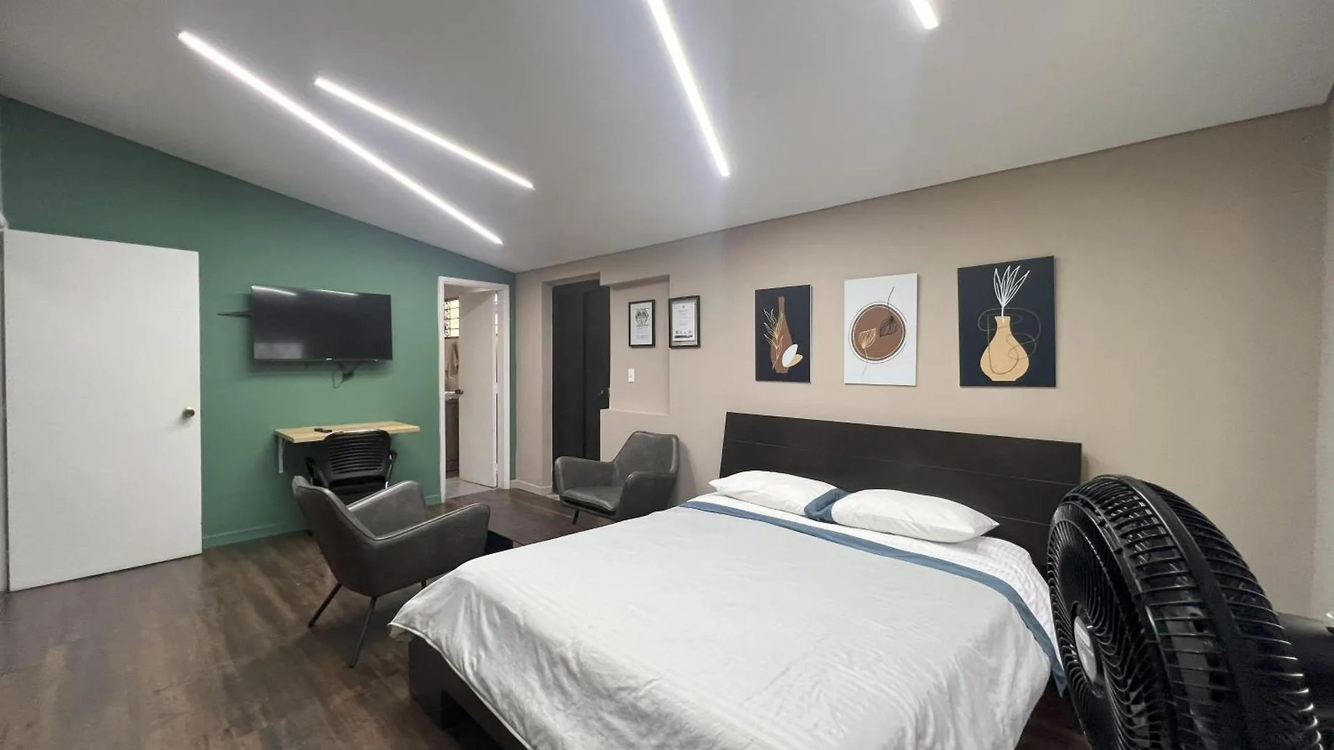 Hospedaje Cerca A Centro Comercial De Santafe A104 By Roots Rentals Medellín